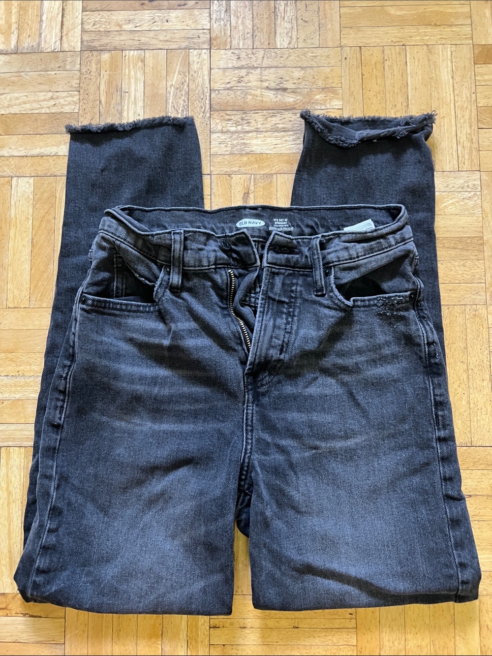 Old Navy Faded Black Cropped Fray-Hem Jeans